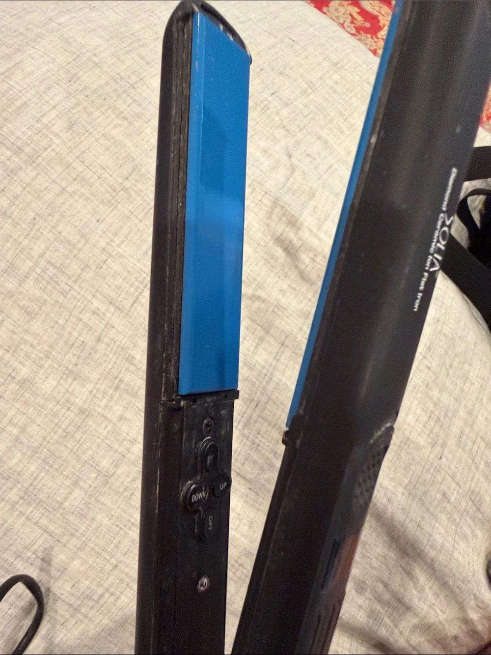 Solia Black Hair Straightener with Blue Ceramic Plates